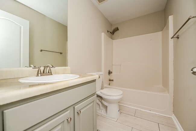 Building Photo - 113 Tyre Dr