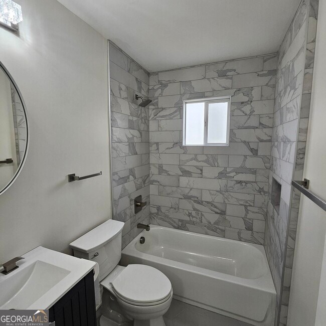 Building Photo - 438 Griffin St NW