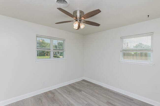 Building Photo - 3995 Tom Ln Dr