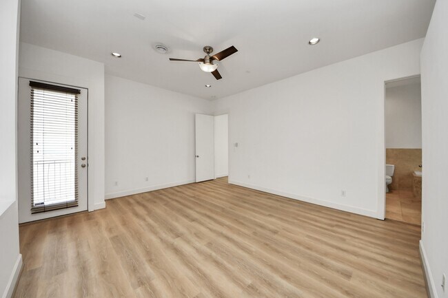 Building Photo - 1822 Southmore Blvd