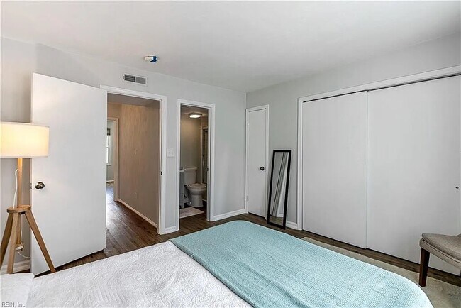 Building Photo - Hampton Blvd