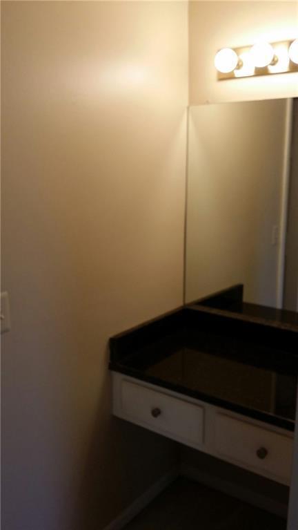 Building Photo - 38587 Glastonberry