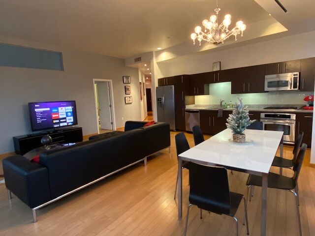 Building Photo - 1100 Wilshire Blvd