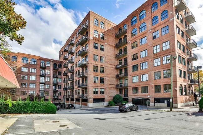 Building Photo - 3235 Roswell Rd NE