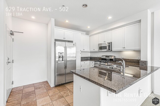 Building Photo - Bright 1 Bed/1 Bath Arts District Condo| S...