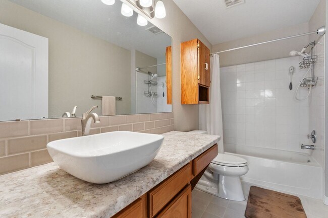 Building Photo - 2502 Timberwood Dr
