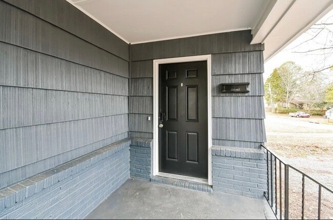 Building Photo - 8436 9th Ave S