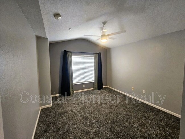 Building Photo - 2035 River Turia Cir