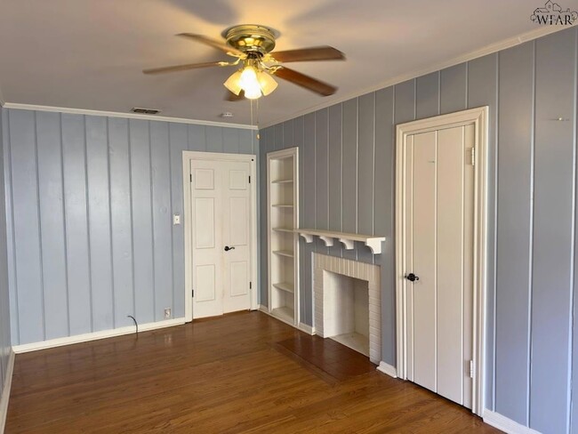 Building Photo - 1817 Ardath Ave