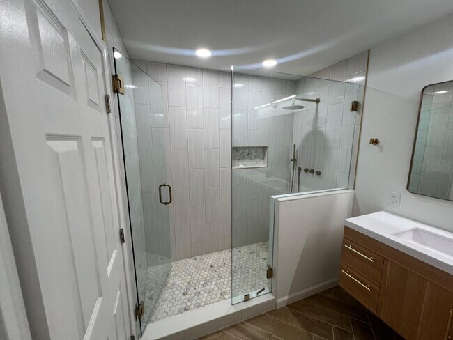 Building Photo - 4008 Rock Mill Dr