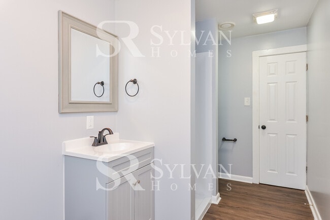 Building Photo - Enjoy living the good life in this 3 bedroom, 2.5 bathroom home