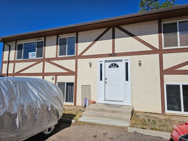 Building Photo - 3480 Cochran Dr