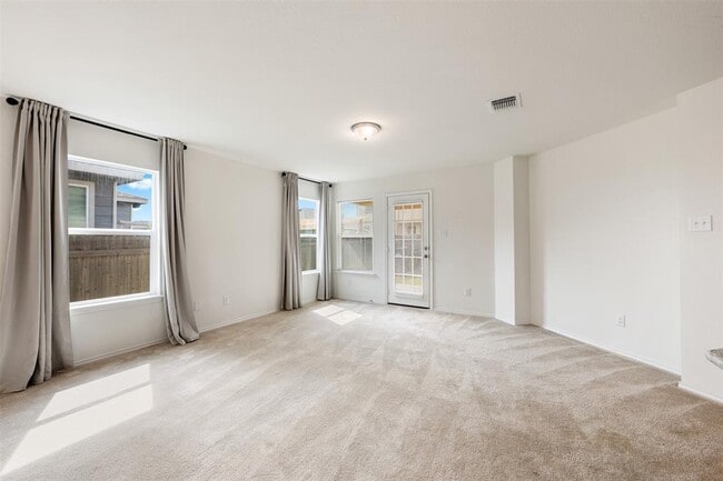Building Photo - 704 Bailey Park Dr