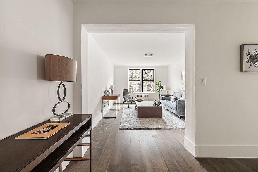 Building Photo - 2420 Morris Ave