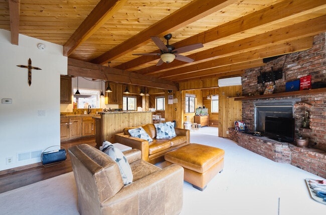 Building Photo - 16717 Quail Pl