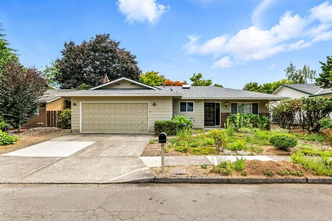Primary Photo - Refreshed 3 Bedroom Ranch In NE Portland