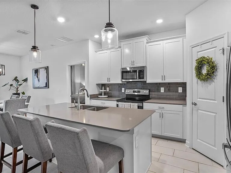 Building Photo - 11417 Rhyme Ave