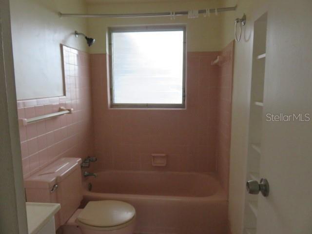 Building Photo - 2204 20th Ave W