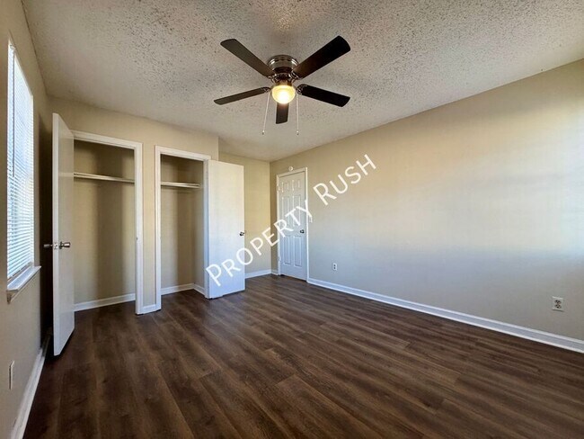 Building Photo - 4320 Ohls Ave