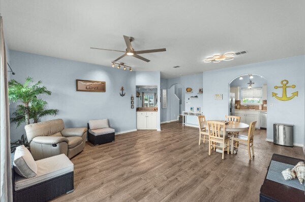 Building Photo - 15325 Bonasse Ct