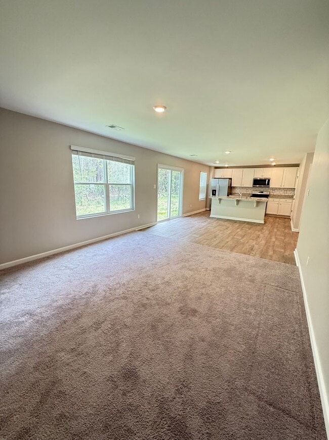 Building Photo - Rivergate