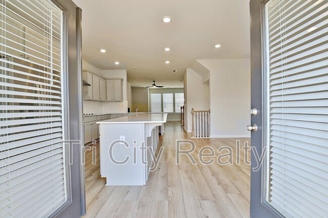 Building Photo - 250 Cobalt Dr