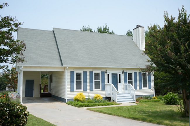 Primary Photo - Charming 3-Bedroom, 2-Bathroom Home Perfec...