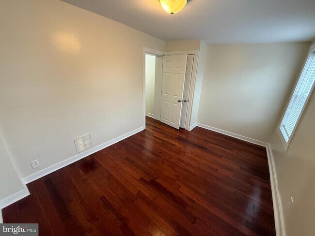 Building Photo - 1304 N 25th St