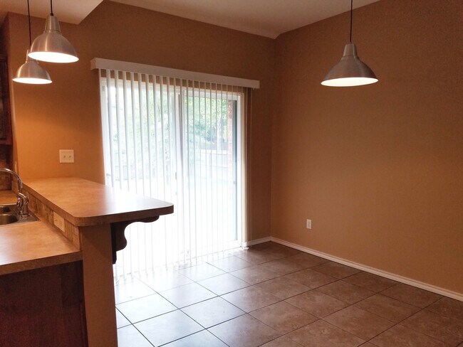 Building Photo - Lindale-Charming 2 Bedroom, 2 Bath House w/Garage!