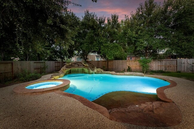 Building Photo - 6 Hithervale Ct