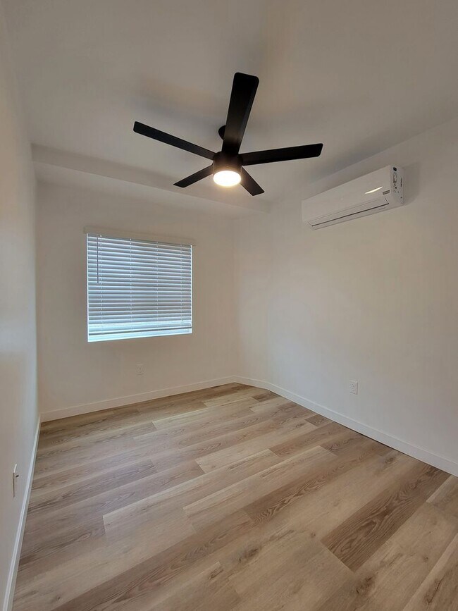 Building Photo - 6249-6253 Mary Lane Drive