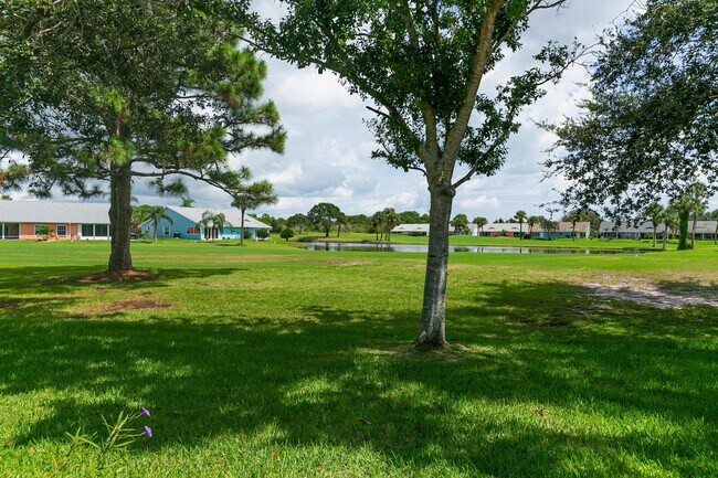 Building Photo - 4166 Gator Trace Villas Cir
