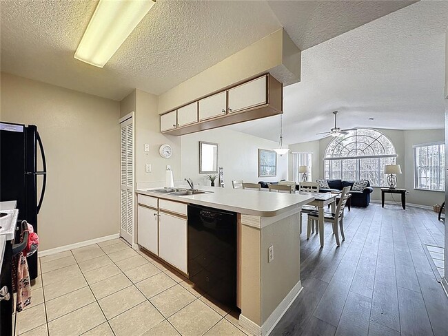 Building Photo - 8716 Rain Forest Pl