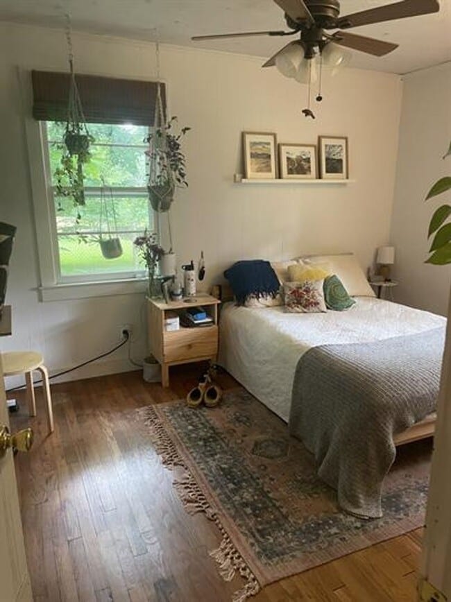 Building Photo - 2/1 Available Now