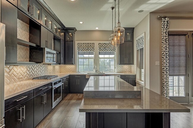 Building Photo - 9627 Towne Lake Pkwy