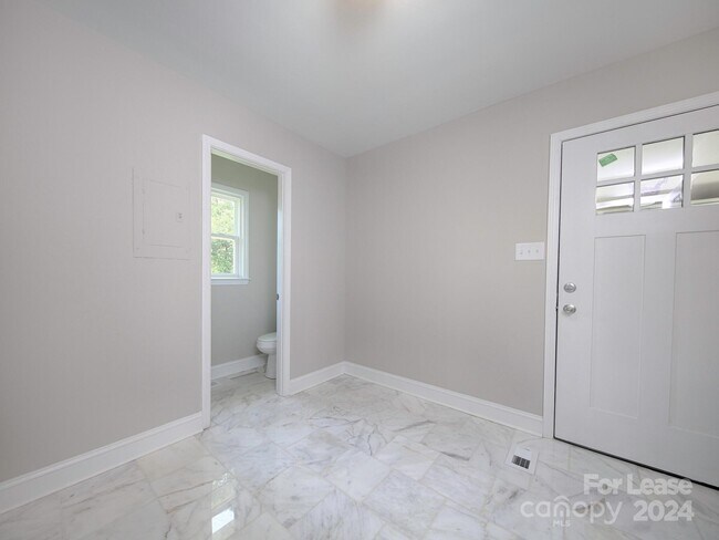 Building Photo - 378 Cornelius Rd