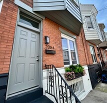 Building Photo - 2054 Mercy St