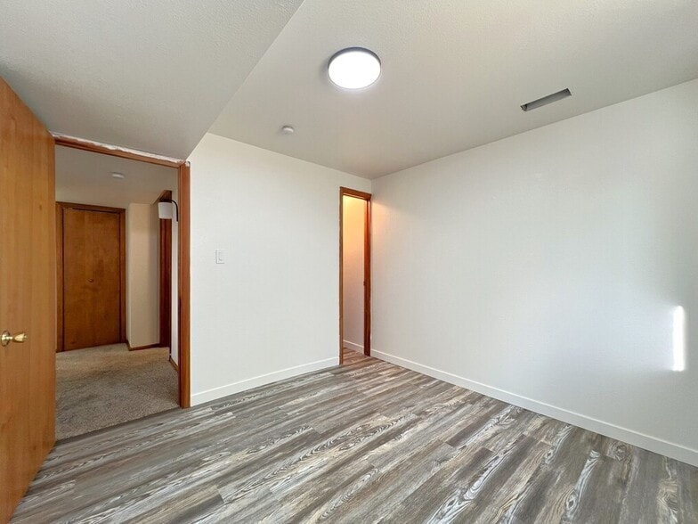 Building Photo - 2909 N Hillway Dr