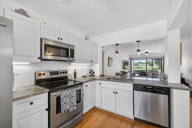 Building Photo - 12790 Briarlake Dr
