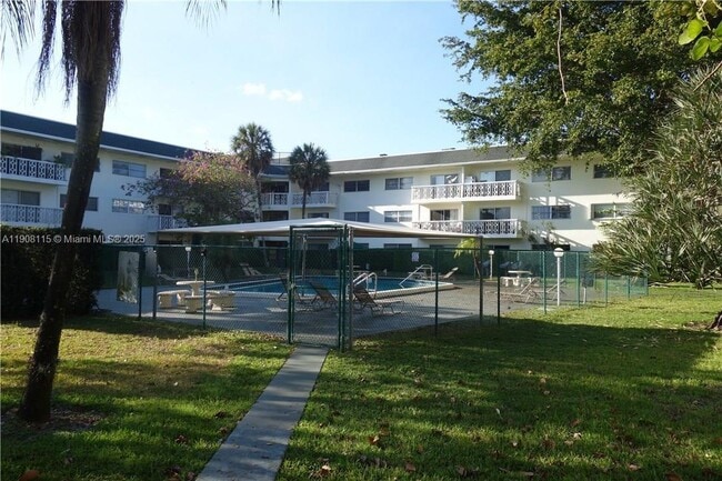 Building Photo - 4200 NW 3rd Ct