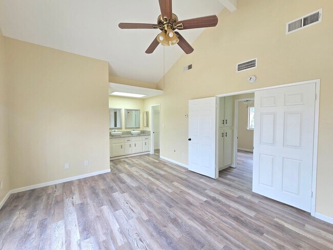 Building Photo - Pool Home – 3 Bed | 3 Bath | 1,625 Sq Ft