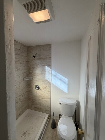 Building Photo - 17 Cushman Rd