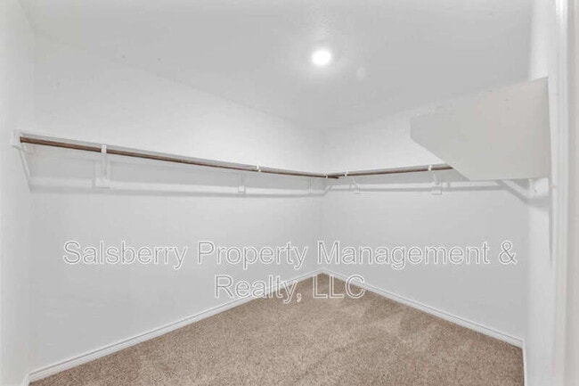 Building Photo - 503 Willow View Way