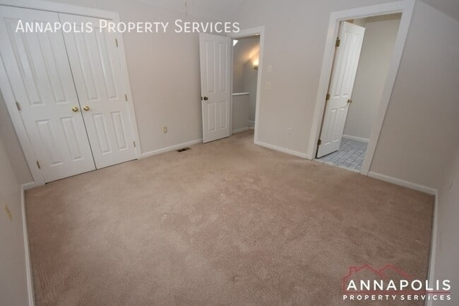 Building Photo - 33 Glen Ave