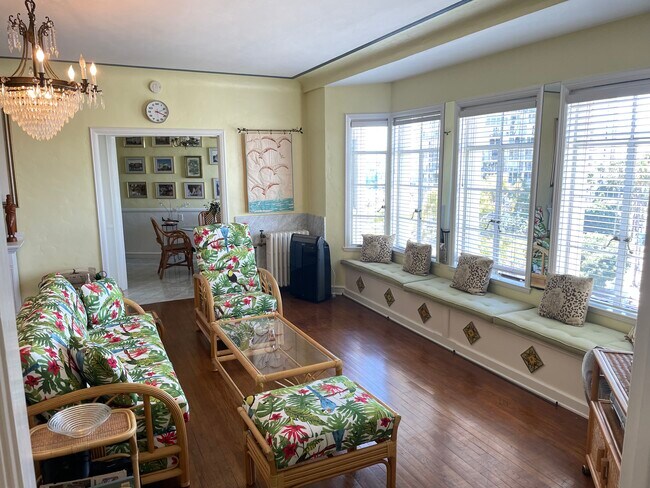 Building Photo - 800 E Ocean Blvd