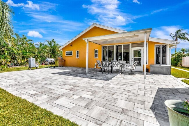 Building Photo - 5304 72nd St E