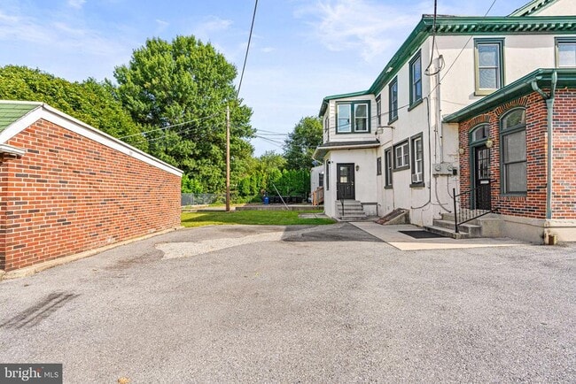 Building Photo - 3100 Kutztown Rd