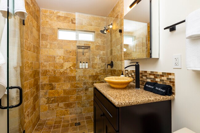 Primary Bathroom - 1608 Castillo St