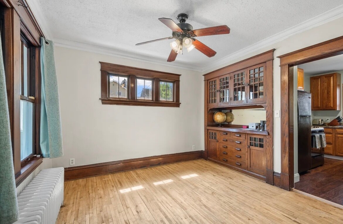 Dining room - 319 Earl St