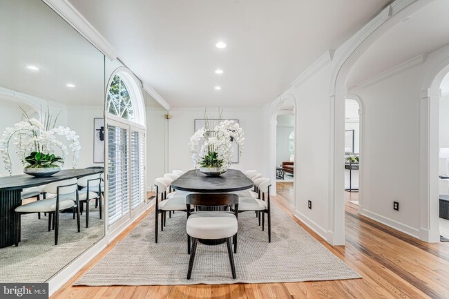 Building Photo - 4817 Chevy Chase Blvd